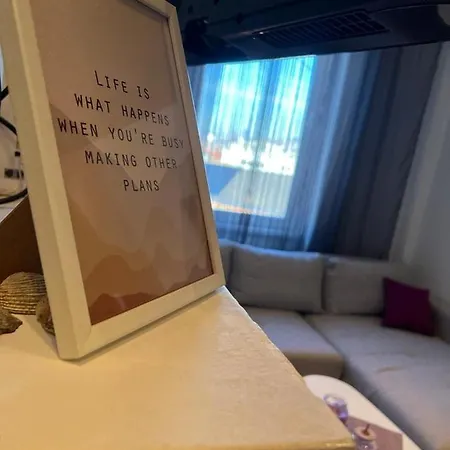 Apartman Happiness شقة